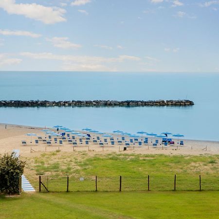 Residence Brezza Di Mare Σαν Μπενεντέτο ντελ Τρόντο Εξωτερικό φωτογραφία