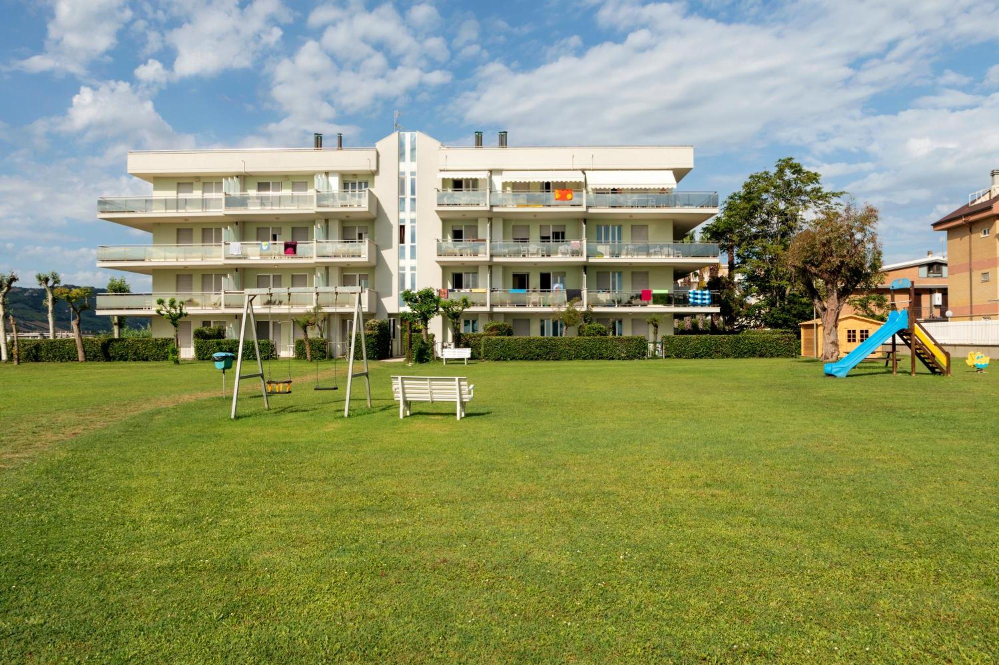 Residence Brezza Di Mare Σαν Μπενεντέτο ντελ Τρόντο Εξωτερικό φωτογραφία